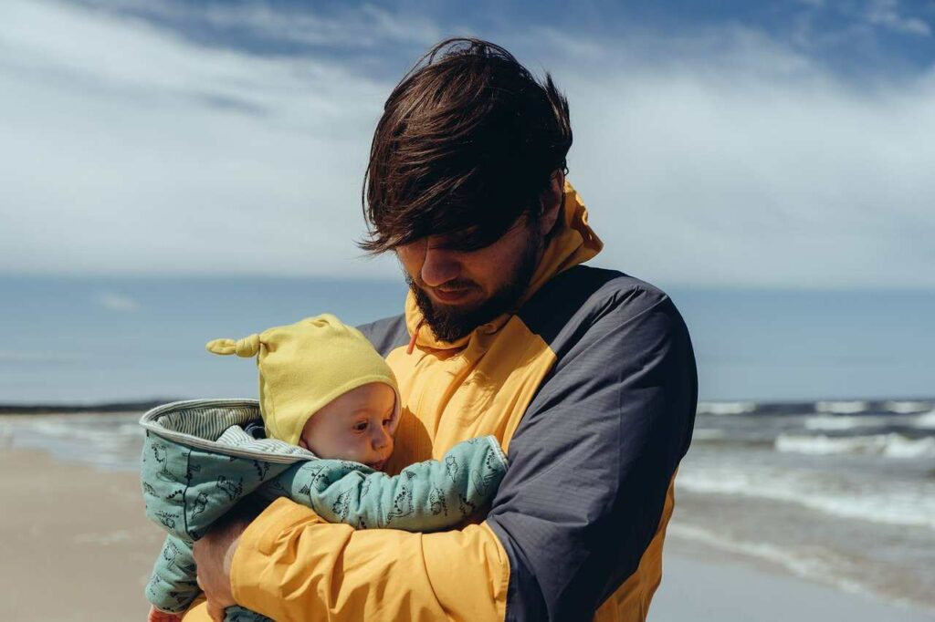 papà dopo il parto